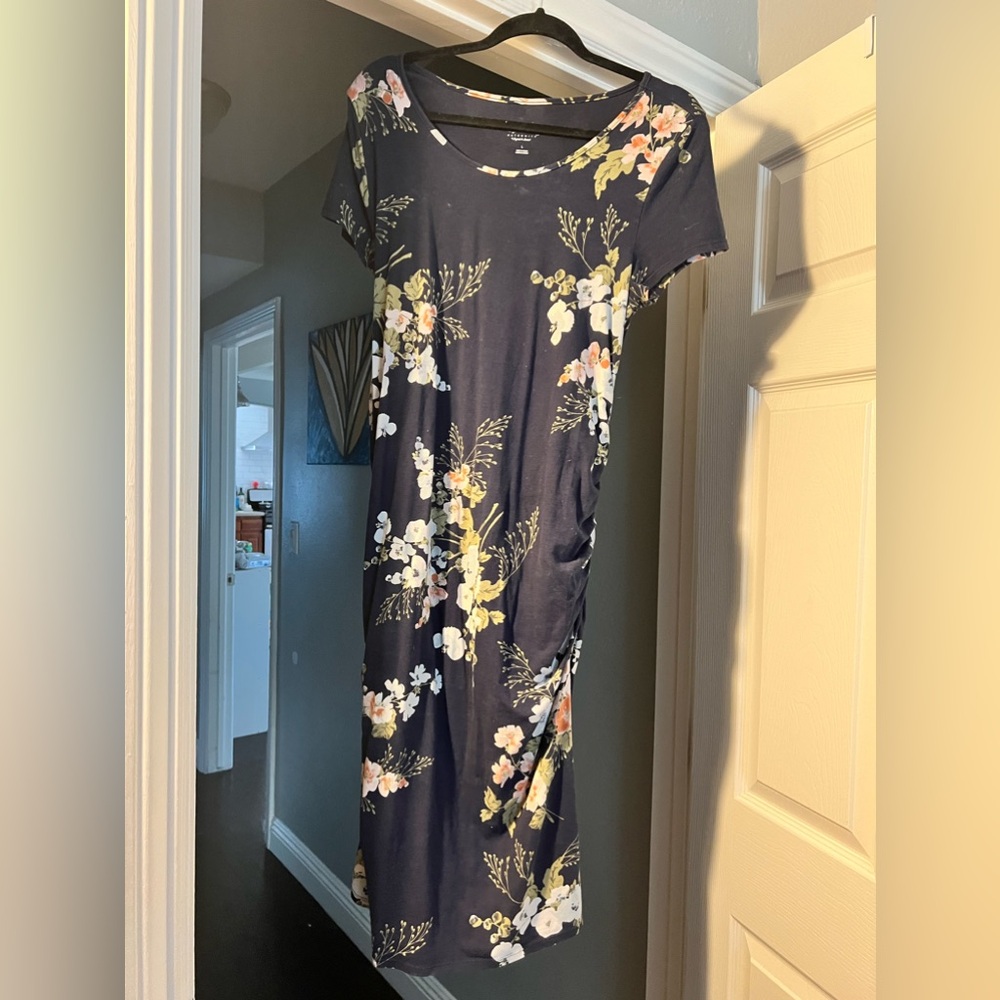 Flattering summer maternity dress